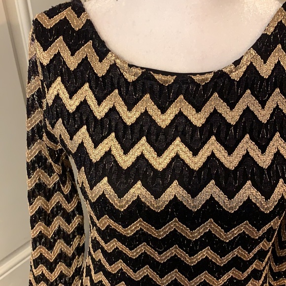 Black and Gold dress - Picture 4 of 15